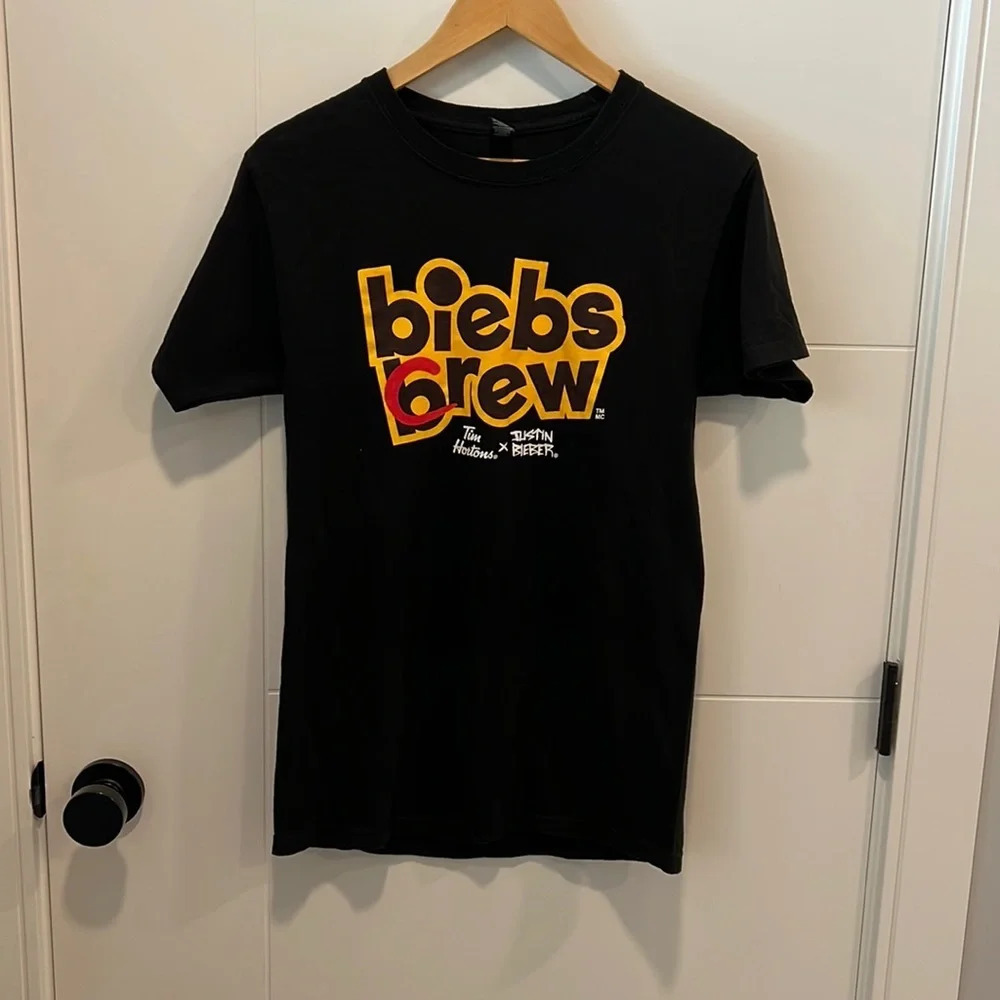 Tim Hortons  Justin bieber crew shirt size small